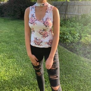 Floral Key hole tank top